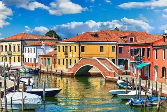 Canaux et gondoles de Venise en Italie
